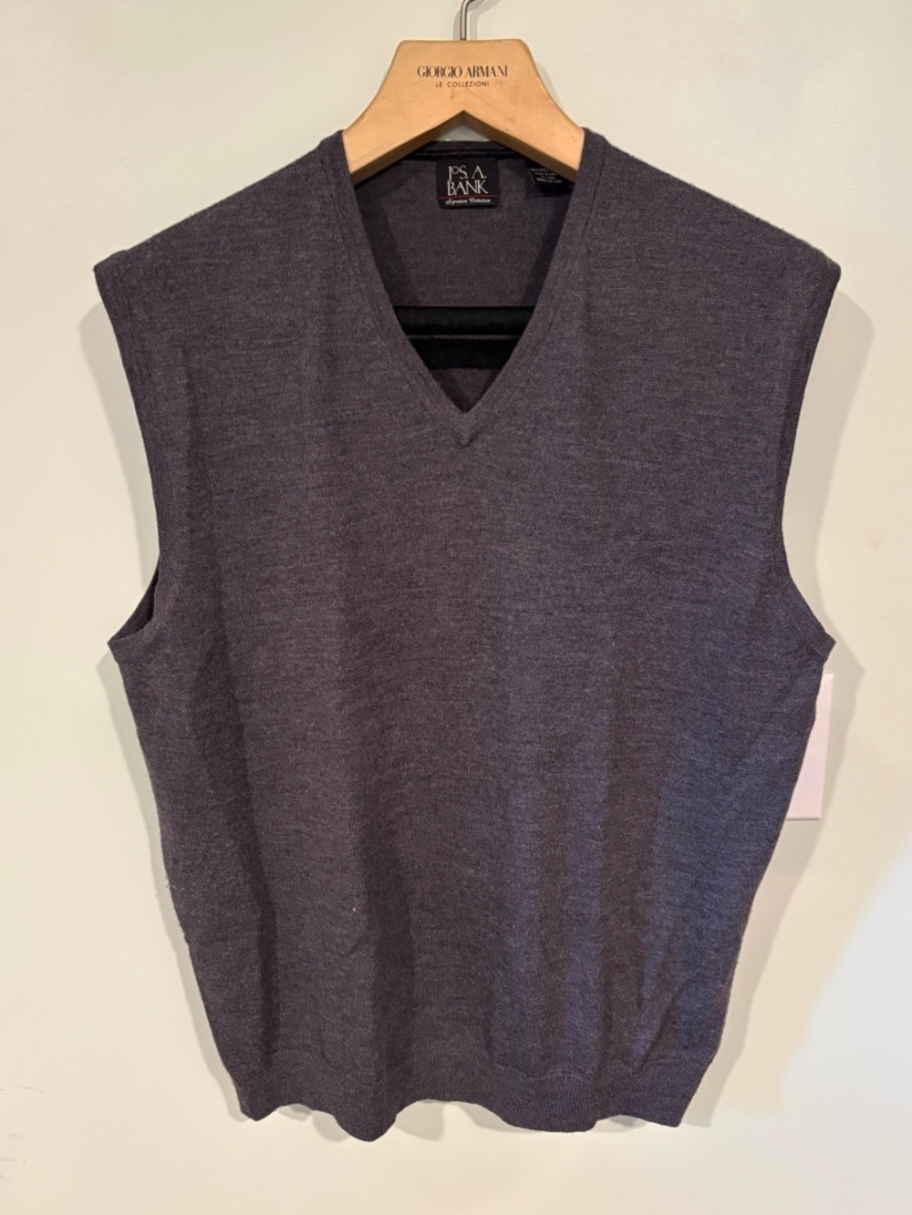 Jos A Bank 100% Marino Wool Sweater Vest in Charcoal